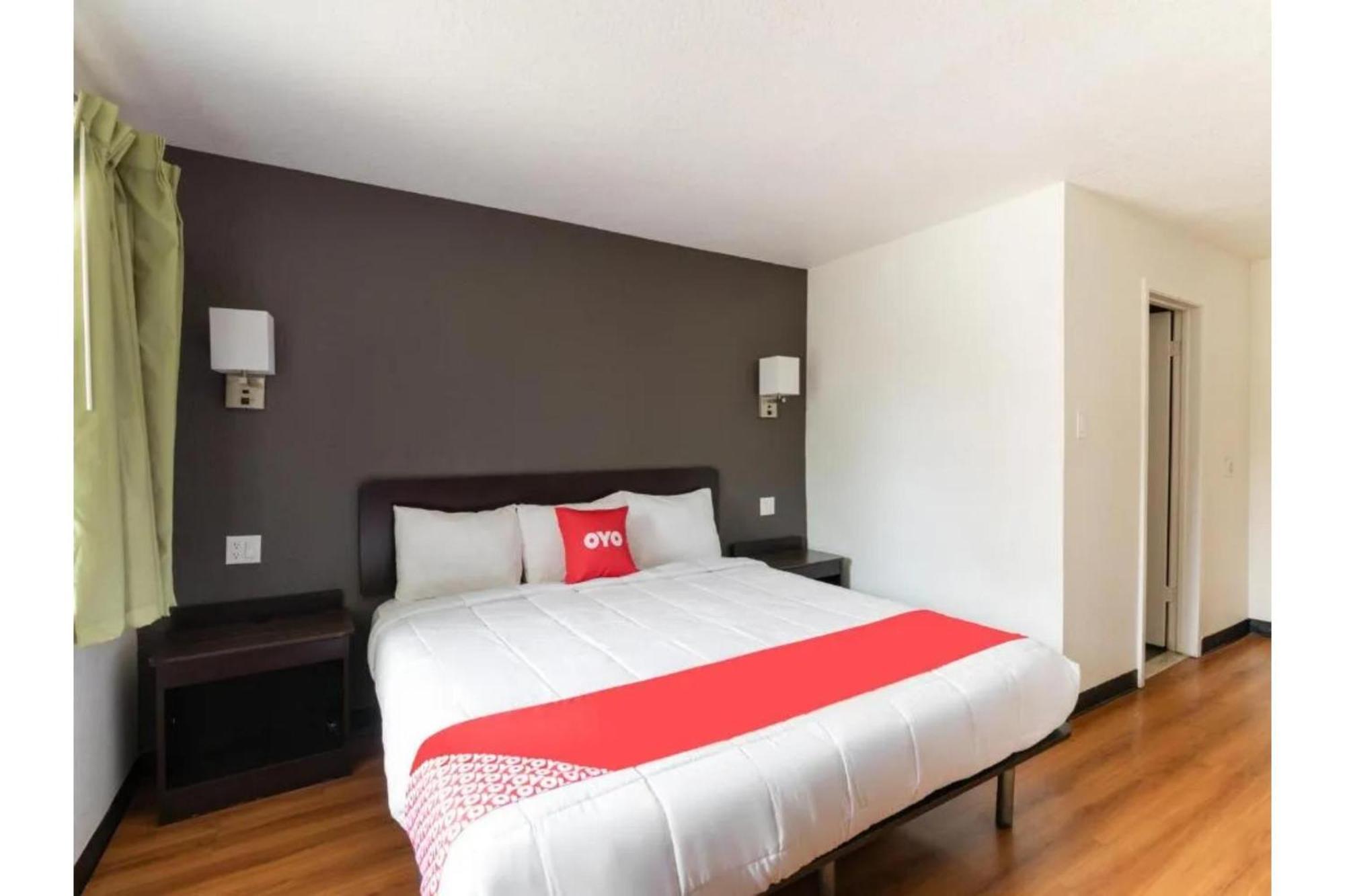 Hotel Oyo Dfw Airport North 2*