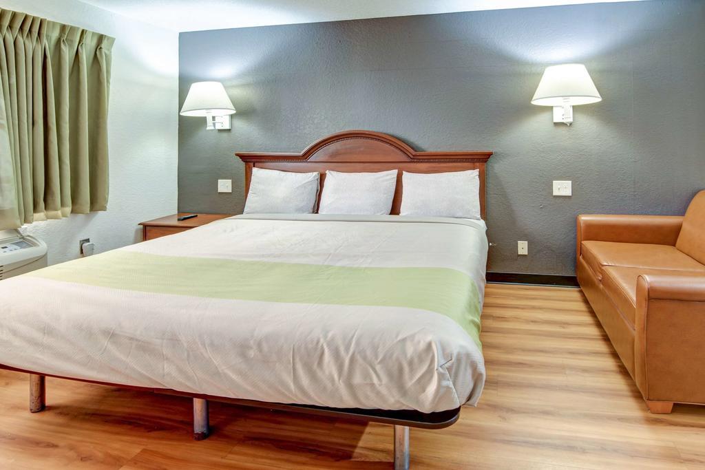 Oyo Dfw Airport North Hotel