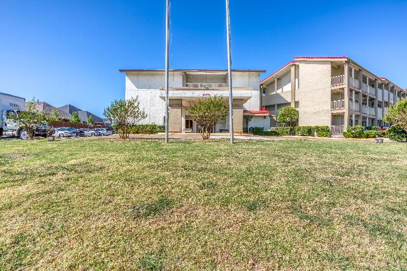 Oyo Dfw Airport North Hotel